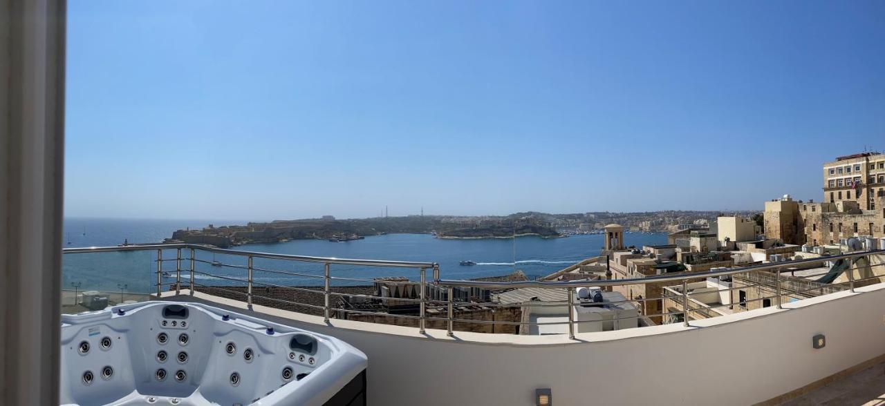 Valletta Luxury 4-Bedroom Duplex With Stunning Sea Views Private Terrace And Jacuzzi Экстерьер фото