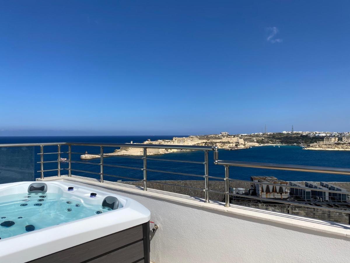 Valletta Luxury 4-Bedroom Duplex With Stunning Sea Views Private Terrace And Jacuzzi Экстерьер фото