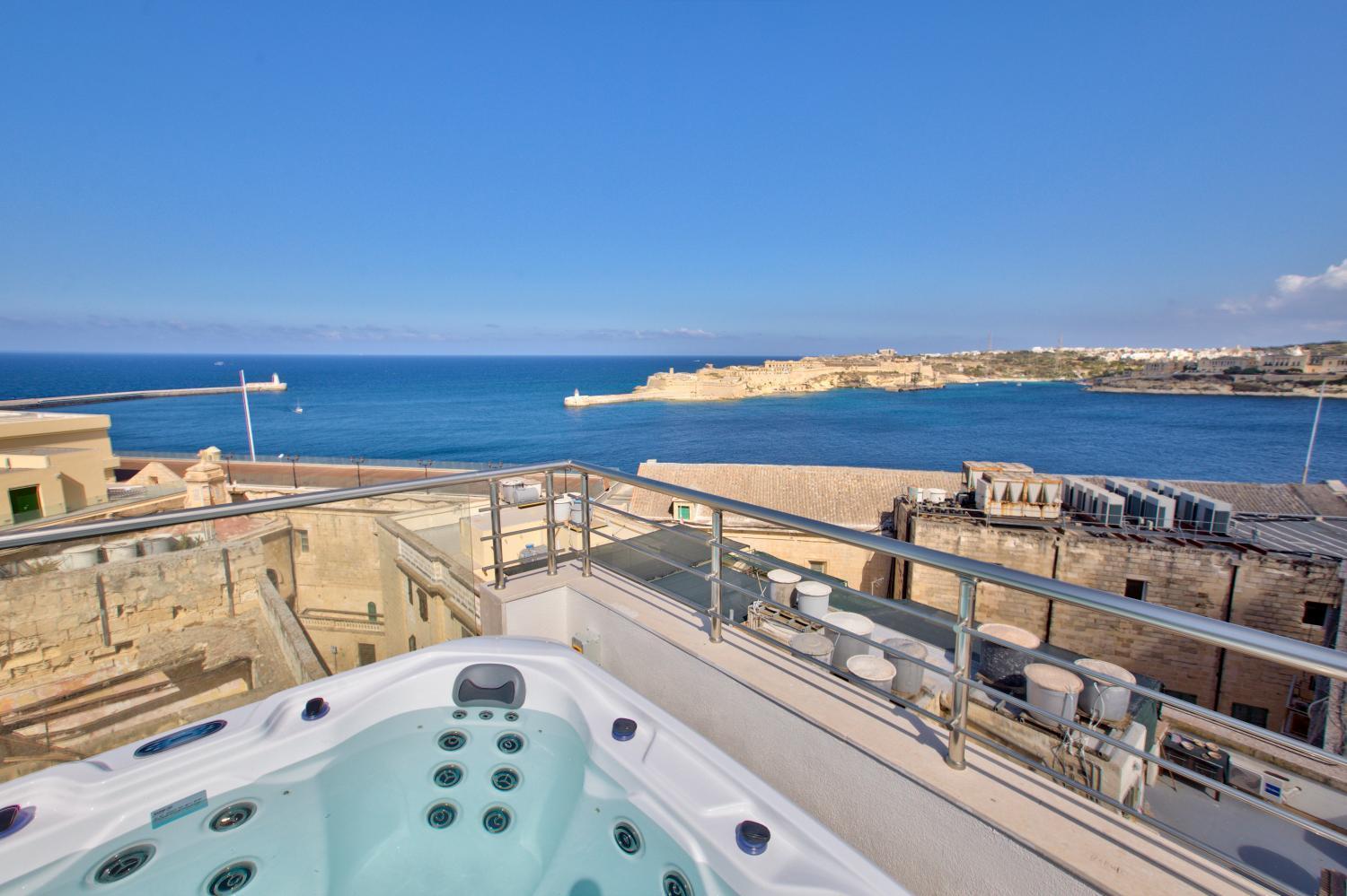 Valletta Luxury 4-Bedroom Duplex With Stunning Sea Views Private Terrace And Jacuzzi Экстерьер фото